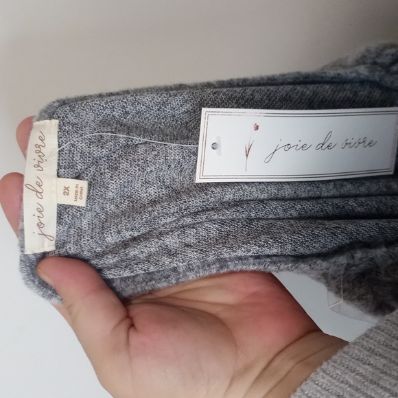 Joie de vivre printed 3/4 sleeves gray shirt. NWT. Size 2X - Picture 7 of 7